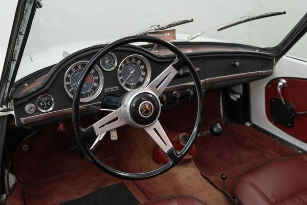 Alfa Romeo Gulia Spider