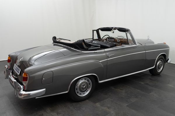 Mercedes-Benz 220S Ponton Cabrio