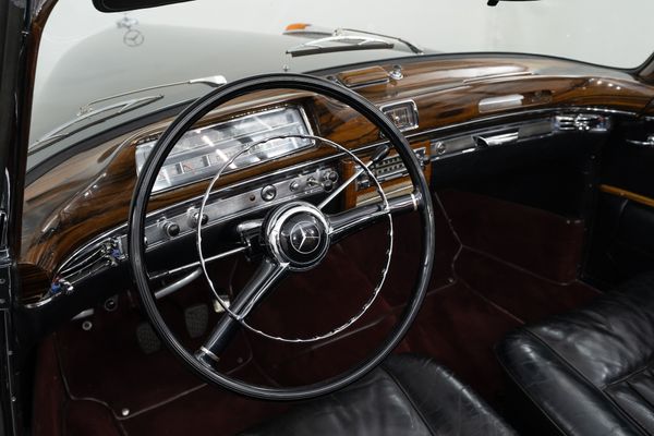 Mercedes-Benz 220S Ponton Cabrio