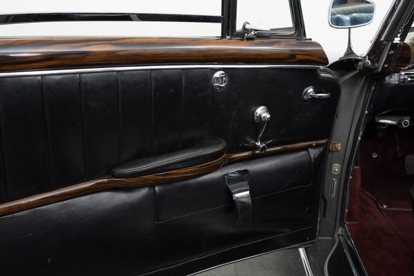 Mercedes-Benz 220S Ponton Cabrio