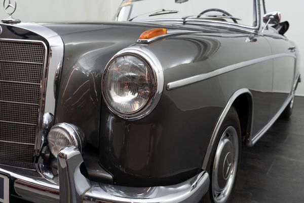 Mercedes-Benz 220S Ponton Cabrio