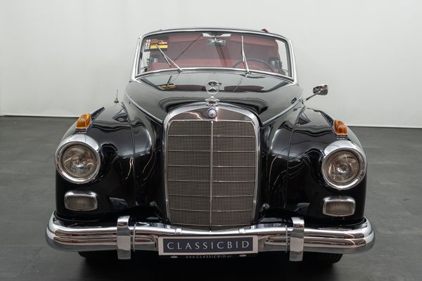 Mercedes-Benz 300d Cabriolet (Adenauer)