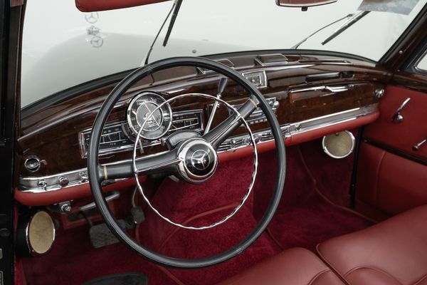 Mercedes-Benz 300d Cabriolet (Adenauer)