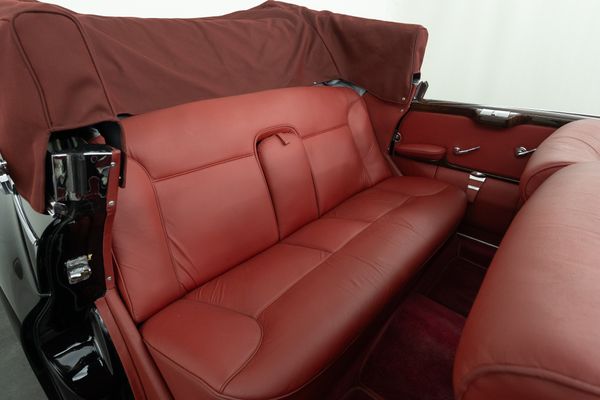 Mercedes-Benz 300d Cabriolet (Adenauer)