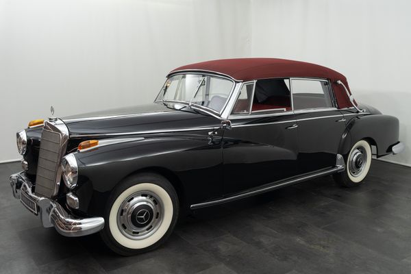 Mercedes-Benz 300d Cabriolet (Adenauer)