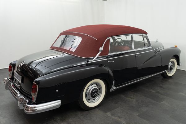 Mercedes-Benz 300d Cabriolet (Adenauer)