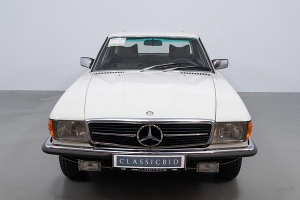 Mercedes-Benz 280 SLC (107)