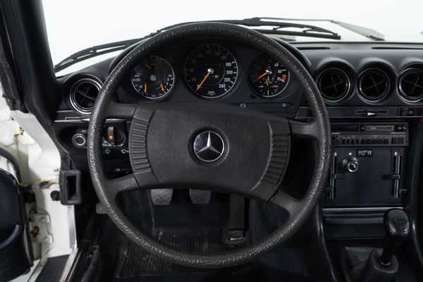 Mercedes-Benz 280 SLC (107)