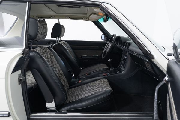 Mercedes-Benz 280 SLC (107)