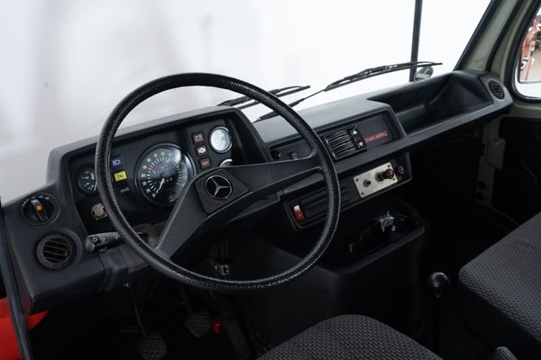 Daimler-Benz 310 602  Feuerwehrfahrzeug