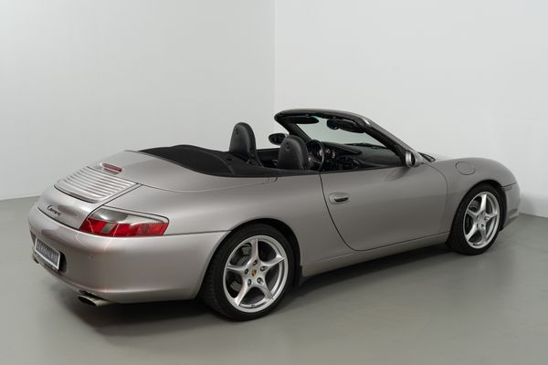 Porsche 911 Carrera Cabriolet