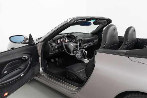 Porsche 911 Carrera Cabriolet