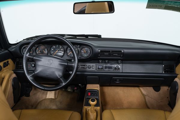 Porsche 911 Carrera 2 Cabriolet (993)