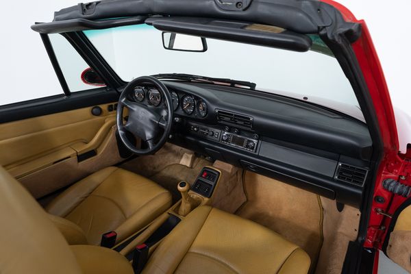 Porsche 911 Carrera 2 Cabriolet (993)