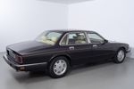 Jaguar XJ 40