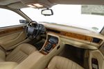 Jaguar XJ 40