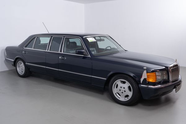 Mercedes-Benz 560 SEL Pullmann