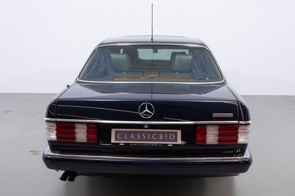 Mercedes-Benz 560 SEL Pullmann