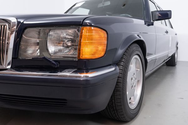 Mercedes-Benz 560 SEL Pullmann