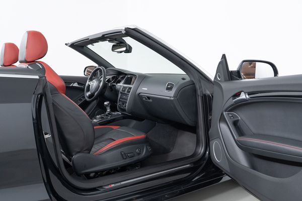 Audi A5 Cabriolet 2.7 TDI “S line”