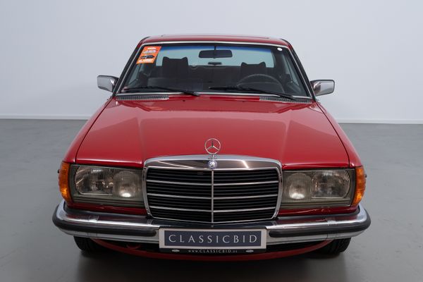 Mercedes-Benz 230 C (C 123)
