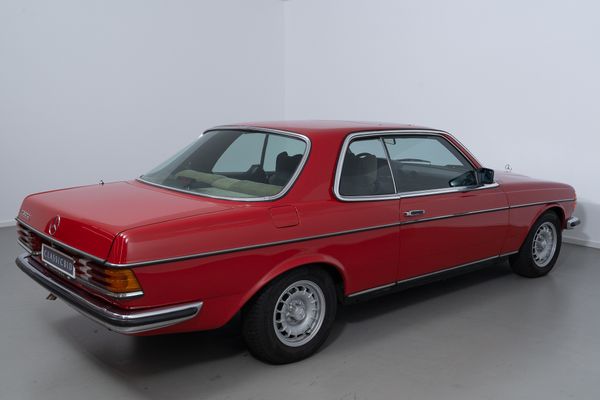Mercedes-Benz 230 C (C 123)