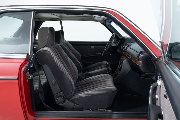 Mercedes-Benz 230 C (C 123)
