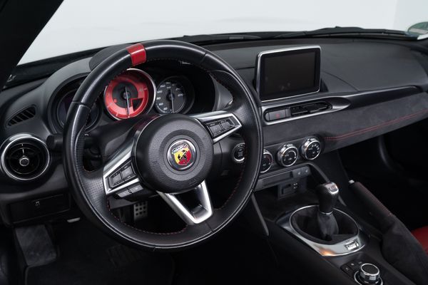 Abarth 124 Spider