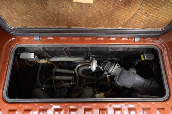 Volkswagen T2b Champagne Edition