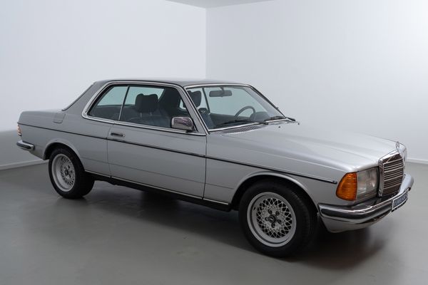 Mercedes-Benz 230 C (C 123)