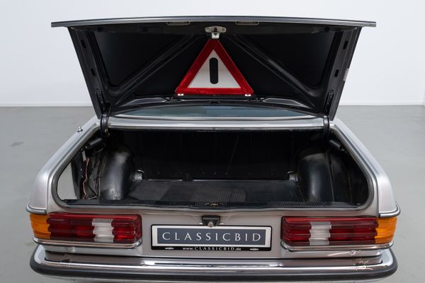 Mercedes-Benz 230 C (C 123)