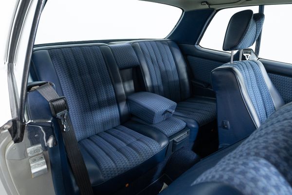 Mercedes-Benz 230 C (C 123)